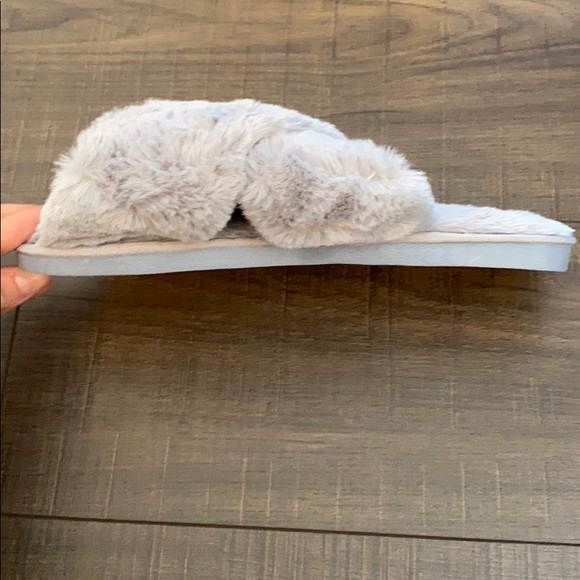 Slippers - Picture 3 of 4